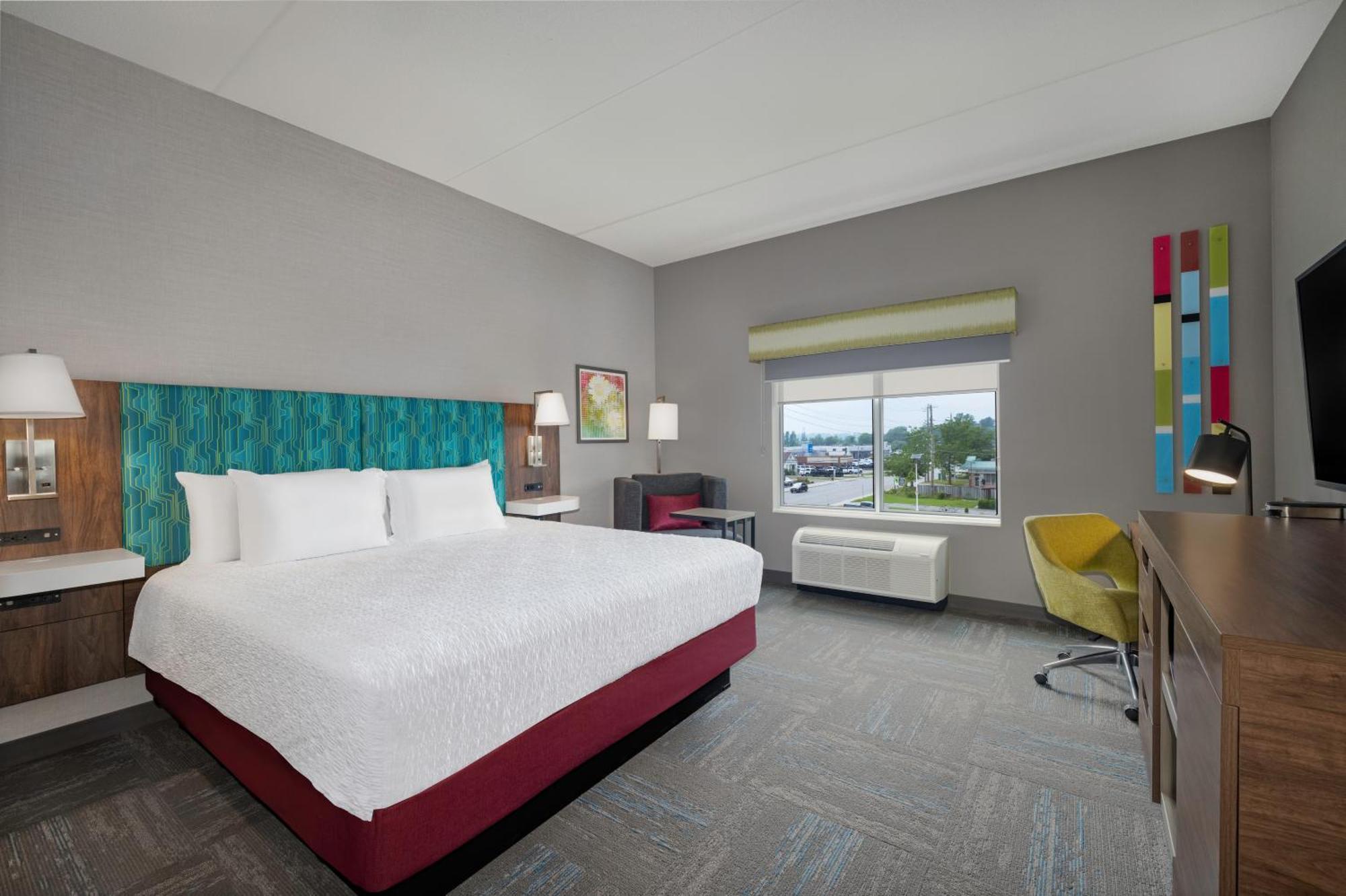 Hampton Inn Midland, On Екстериор снимка
