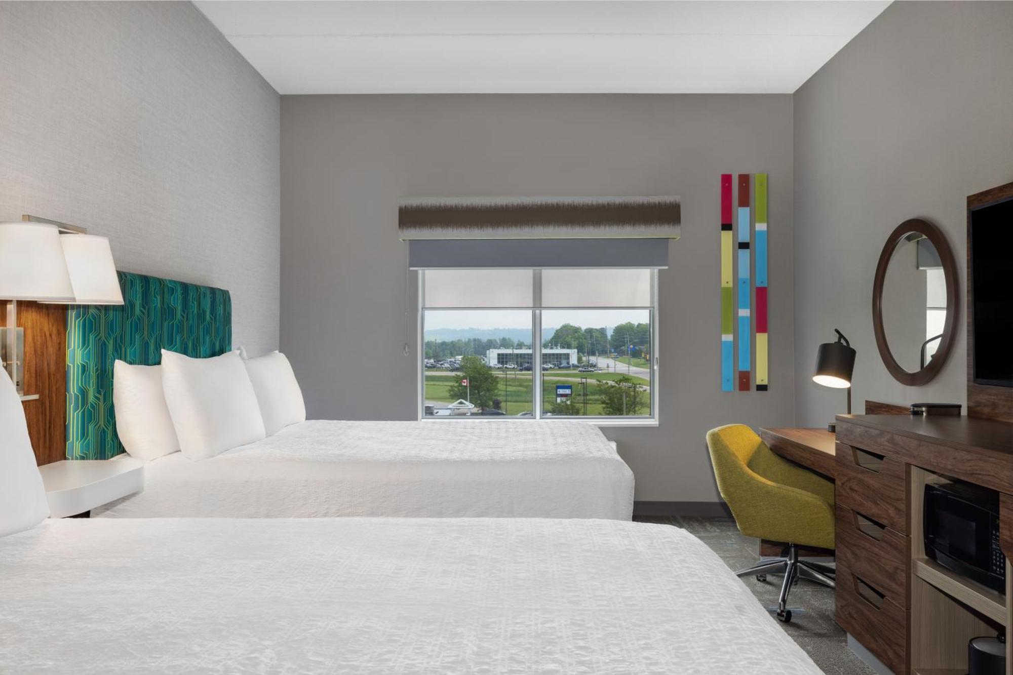 Hampton Inn Midland, On Екстериор снимка
