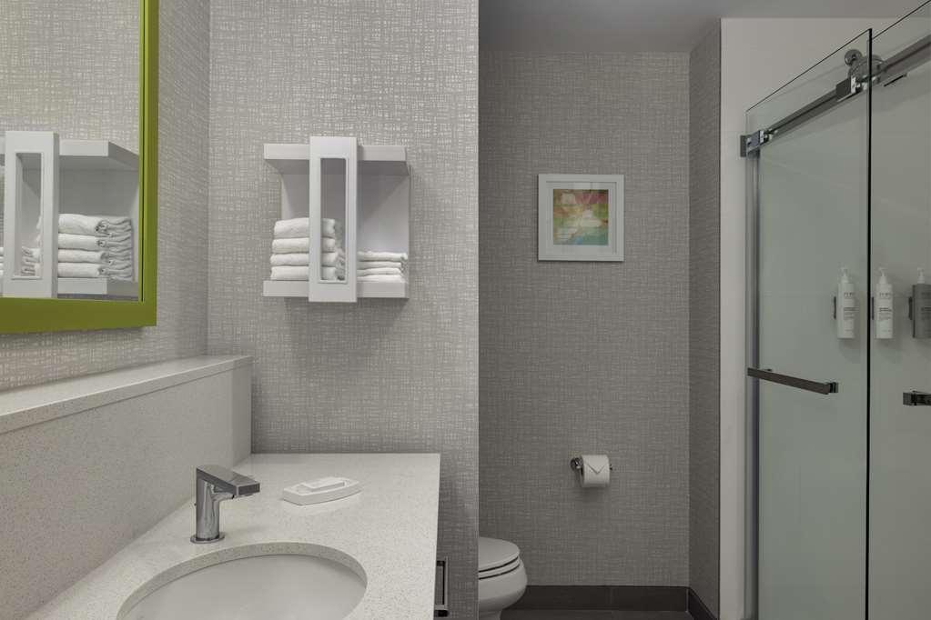 Hampton Inn Midland, On Стая снимка